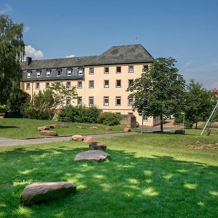Jugendhaus St. Kilian Hostel Милтенберг Екстериор снимка