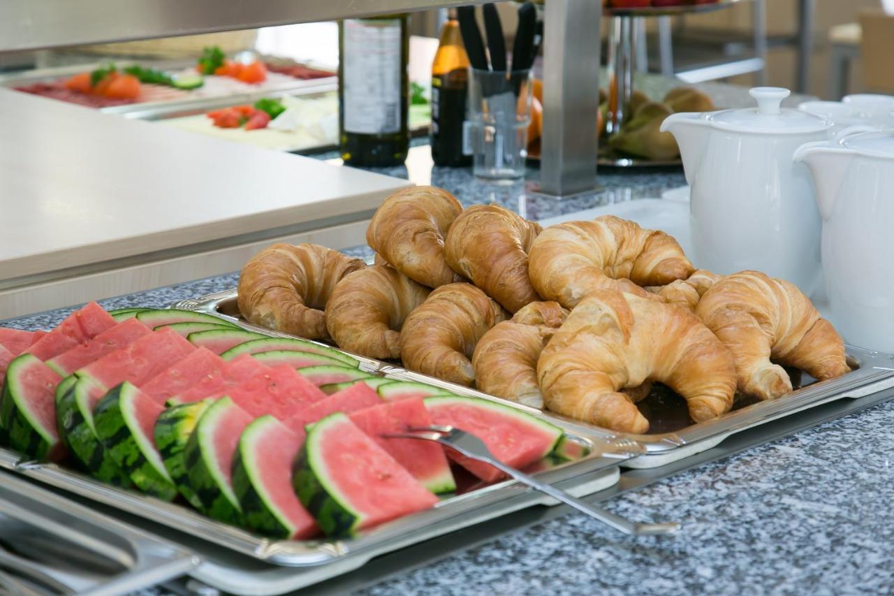 Jugendhaus St. Kilian Hostel Милтенберг Екстериор снимка